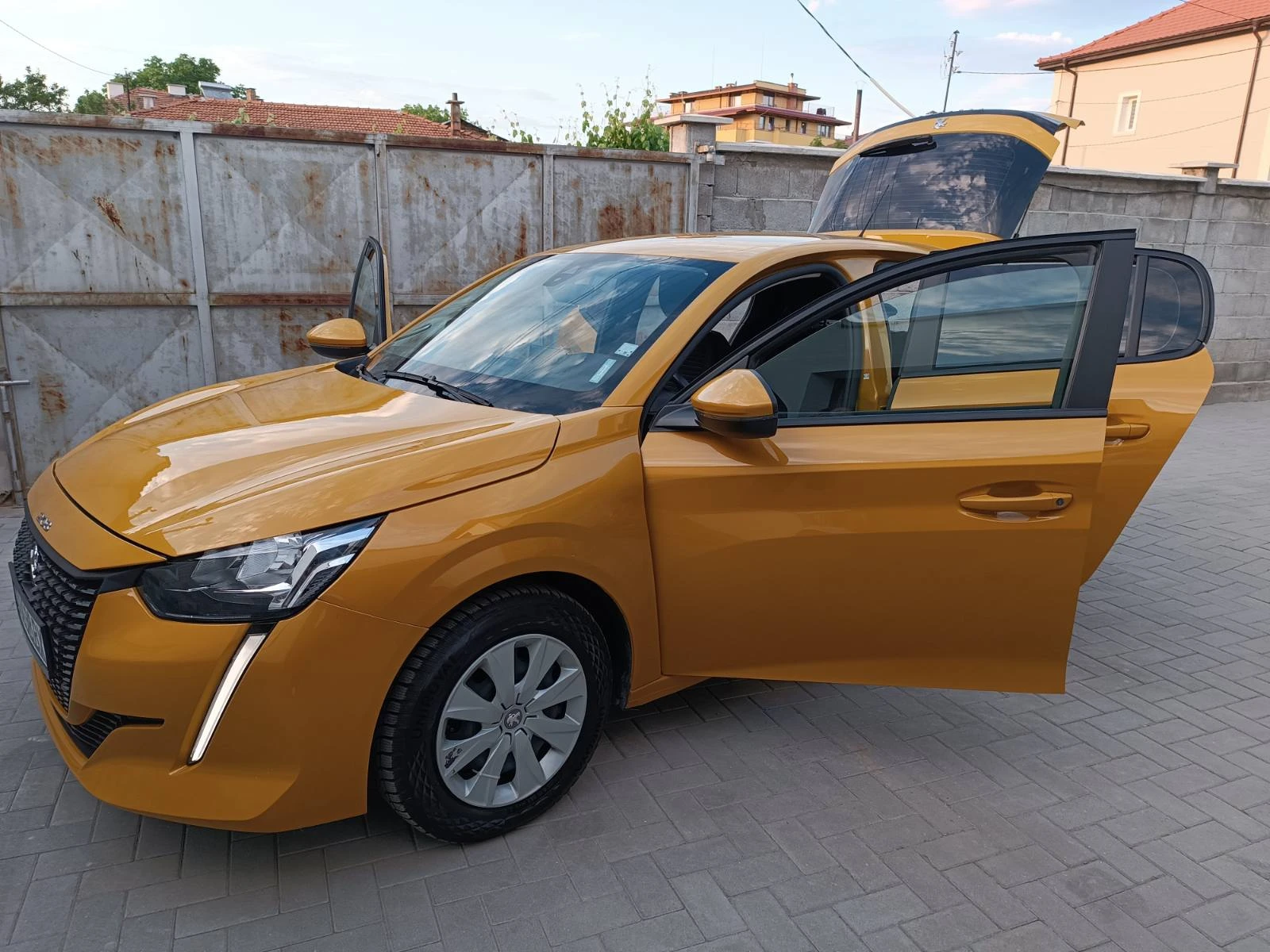 Peugeot 208 1.2 PURE TECH - GAS - изображение 2