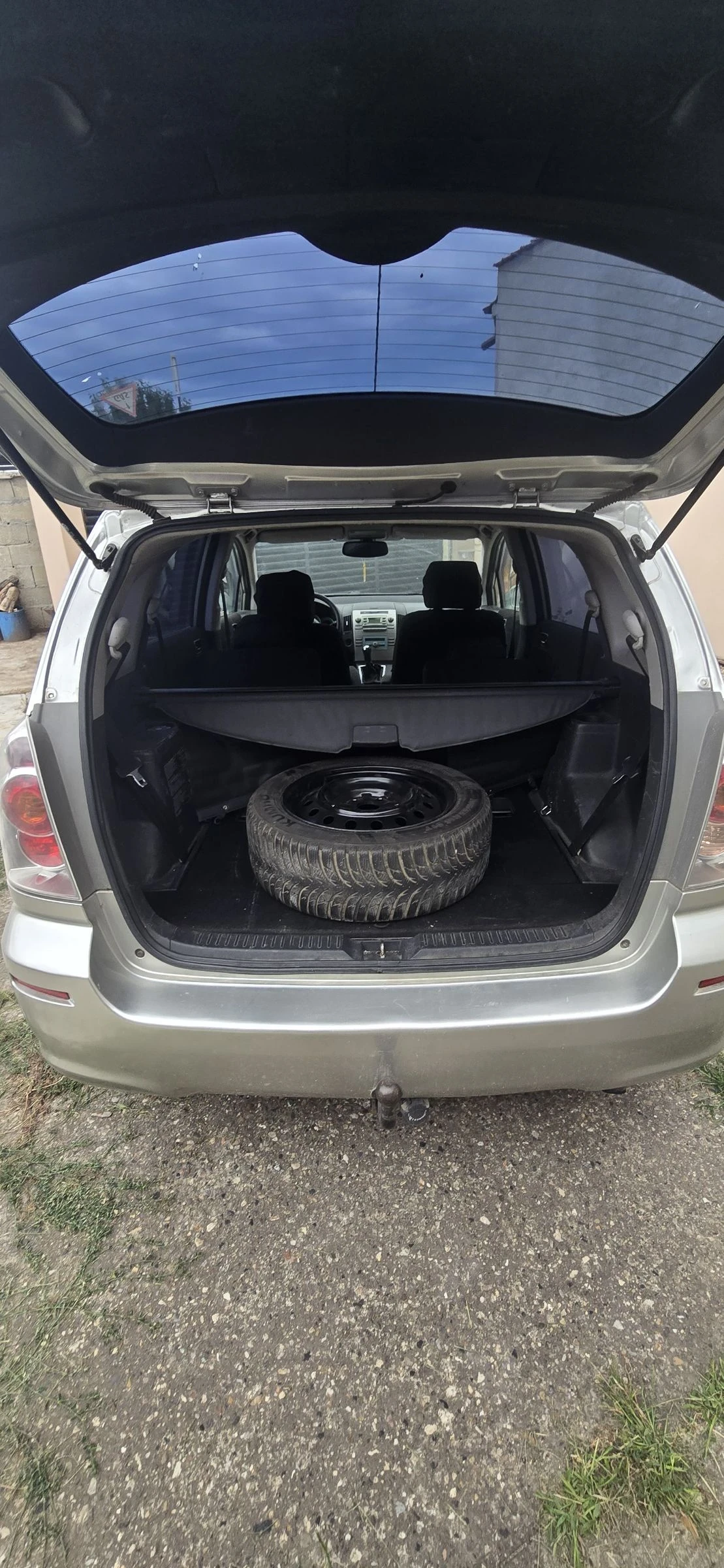 Toyota Corolla verso 1.8 LPC - изображение 7