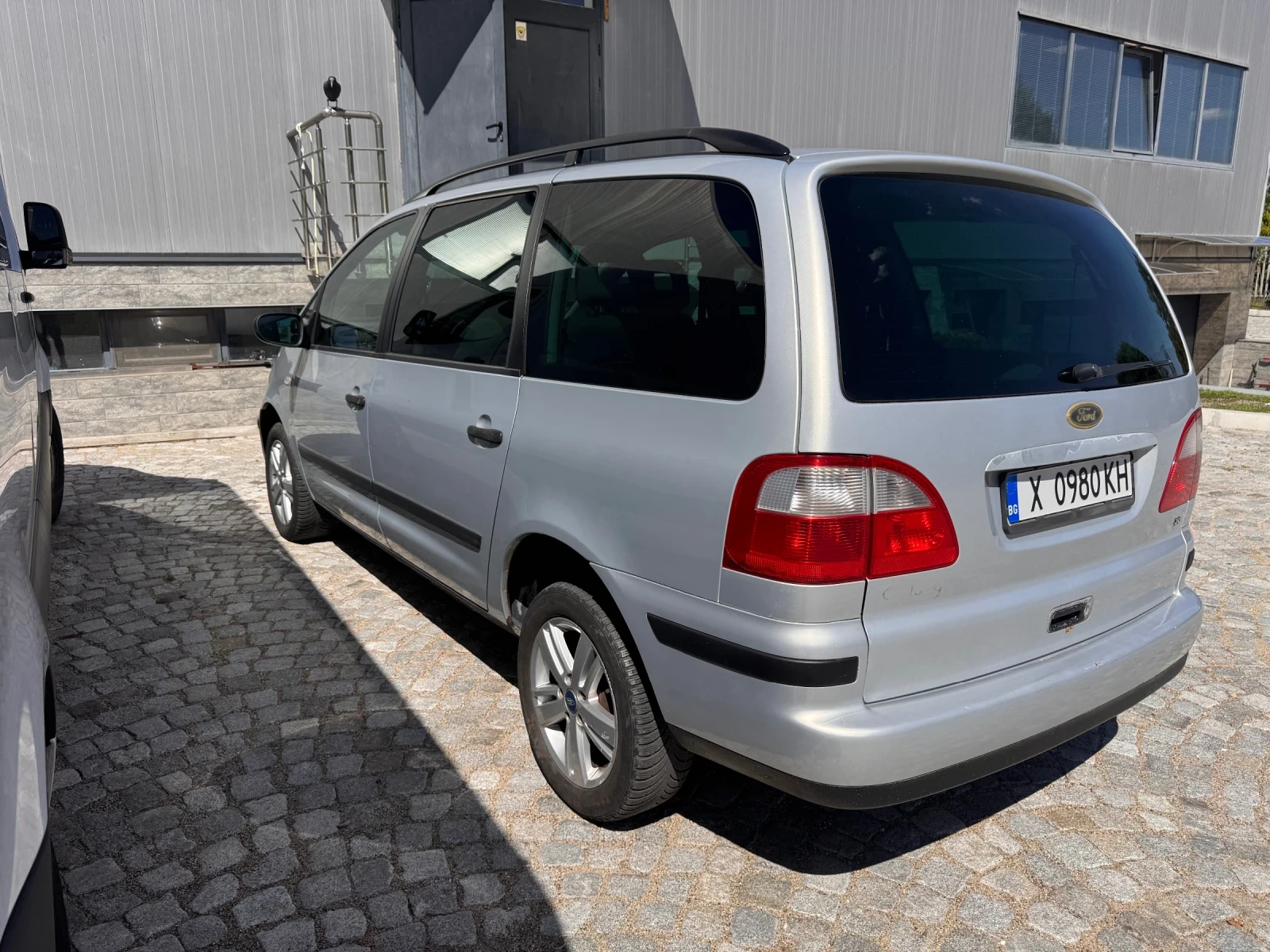 Ford Galaxy 2.3 - изображение 3