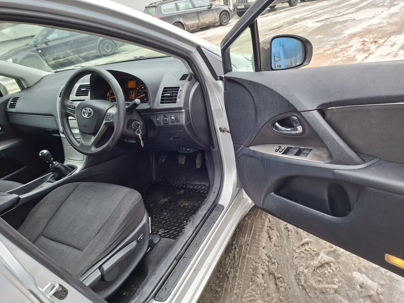 Toyota Avensis ДесенВолан - изображение 6