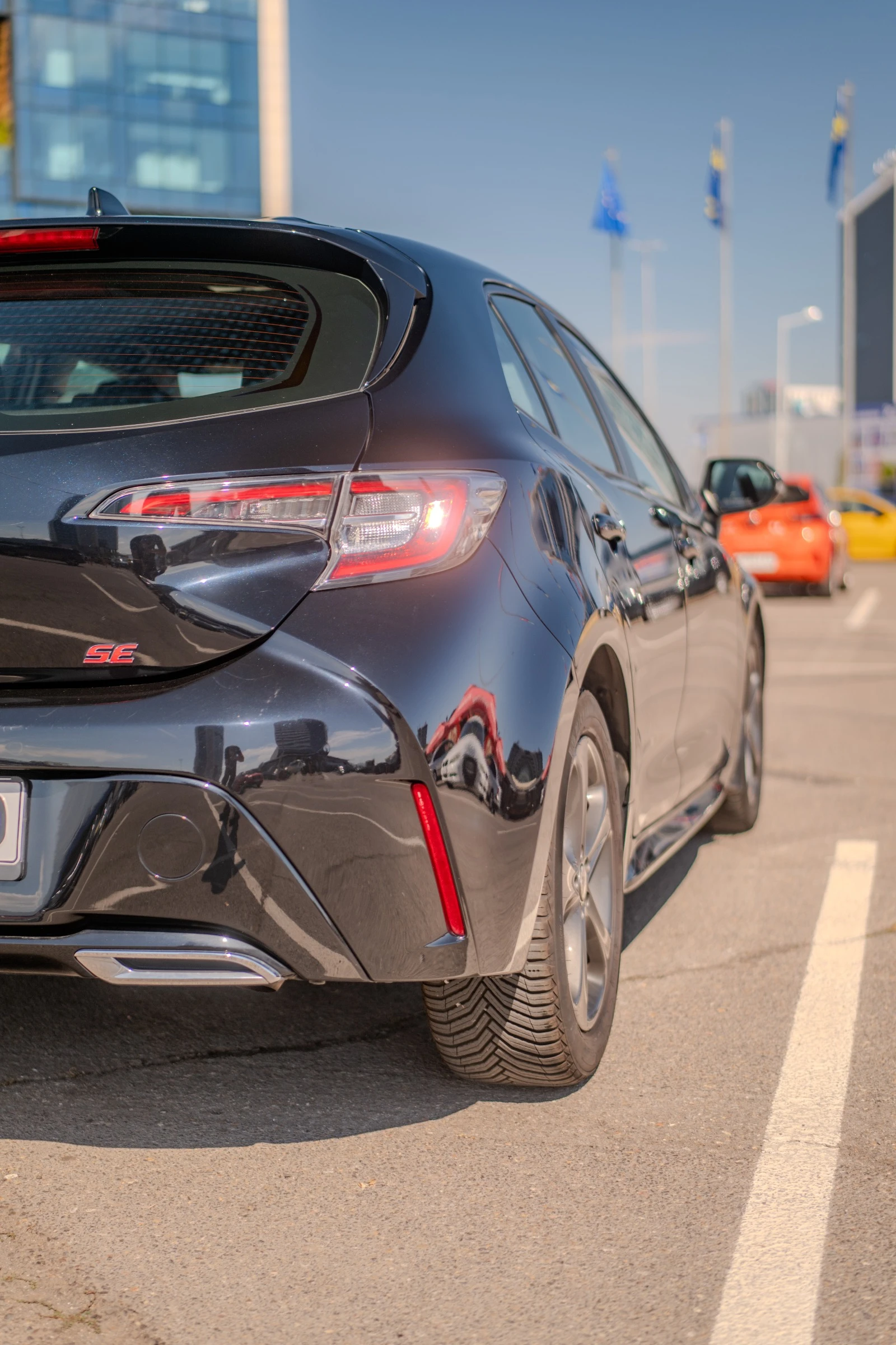 Toyota Corolla 2.0 SE, снимка 12 - Автомобили и джипове - 55850321