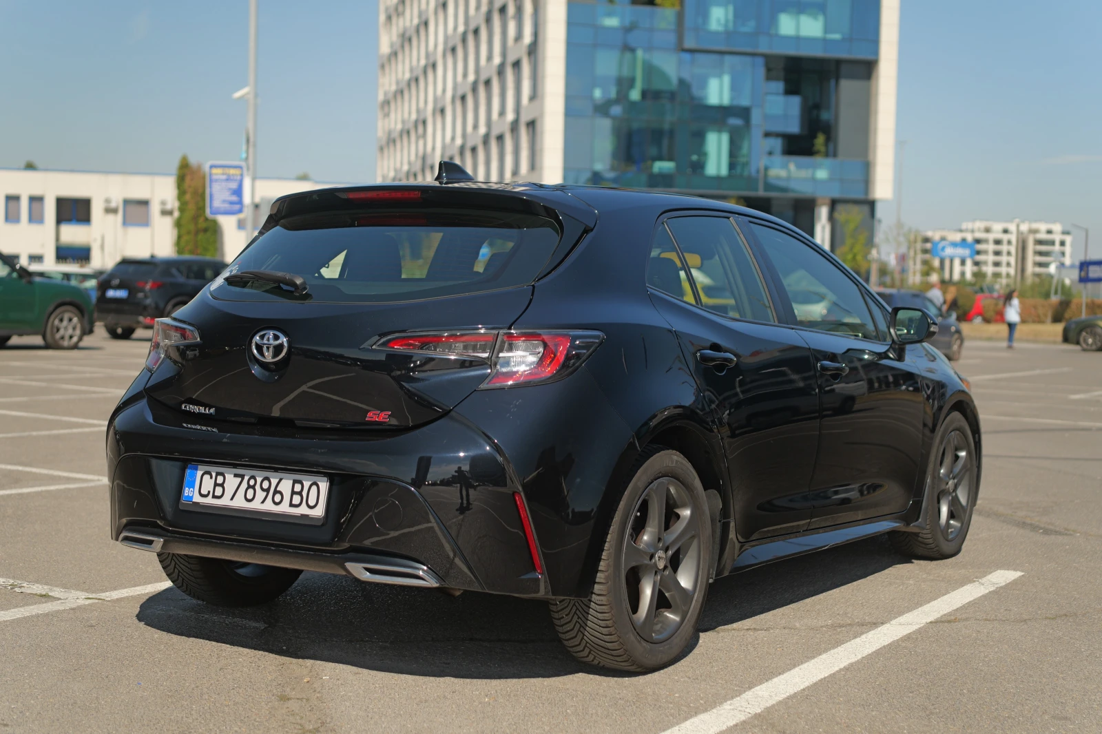 Toyota Corolla 2.0 SE, снимка 7 - Автомобили и джипове - 55850321