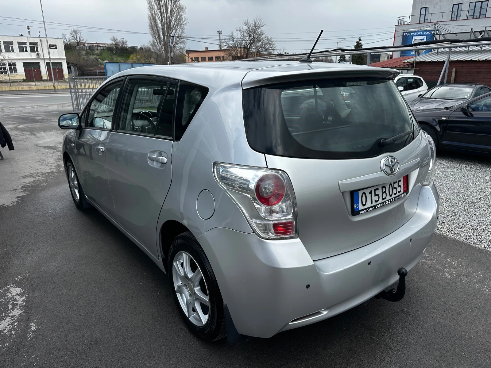 Toyota Verso 2.0D4D 126к.с, снимка 3 - Автомобили и джипове - 54080503