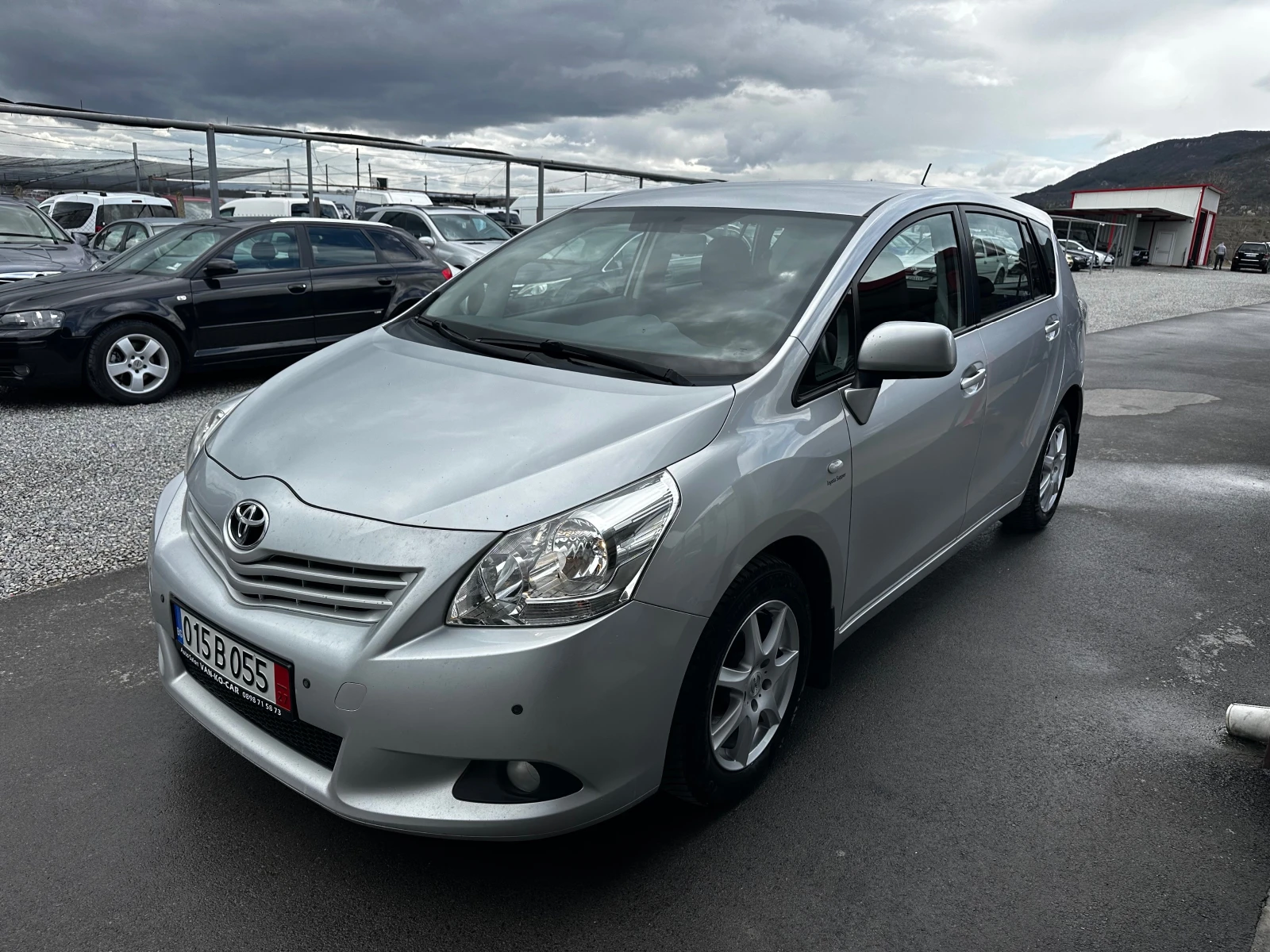 Toyota Verso 2.0D4D 126к.с, снимка 4 - Автомобили и джипове - 54080503