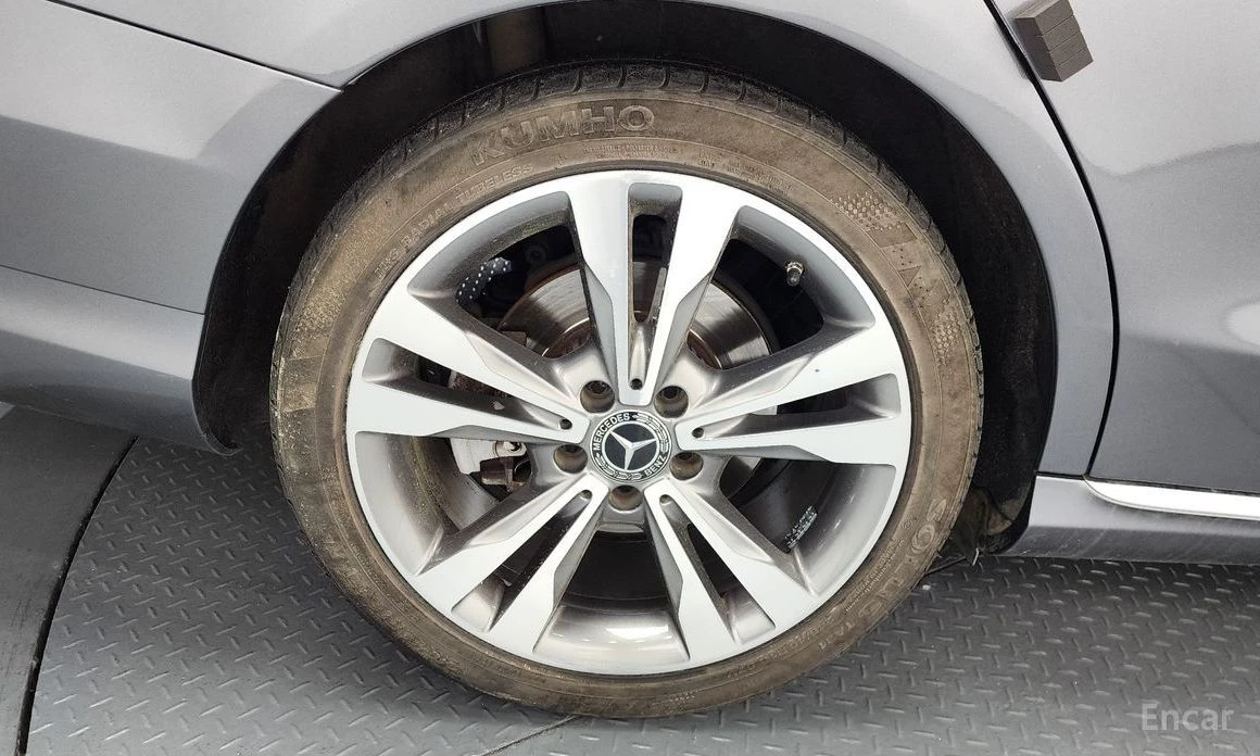Mercedes-Benz C 220, снимка 5 - Автомобили и джипове - 54667427
