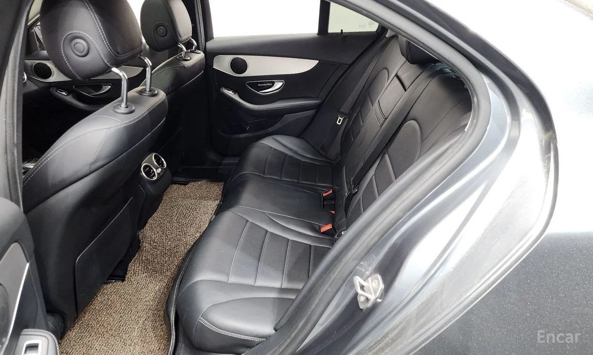 Mercedes-Benz C 220, снимка 11 - Автомобили и джипове - 54667427