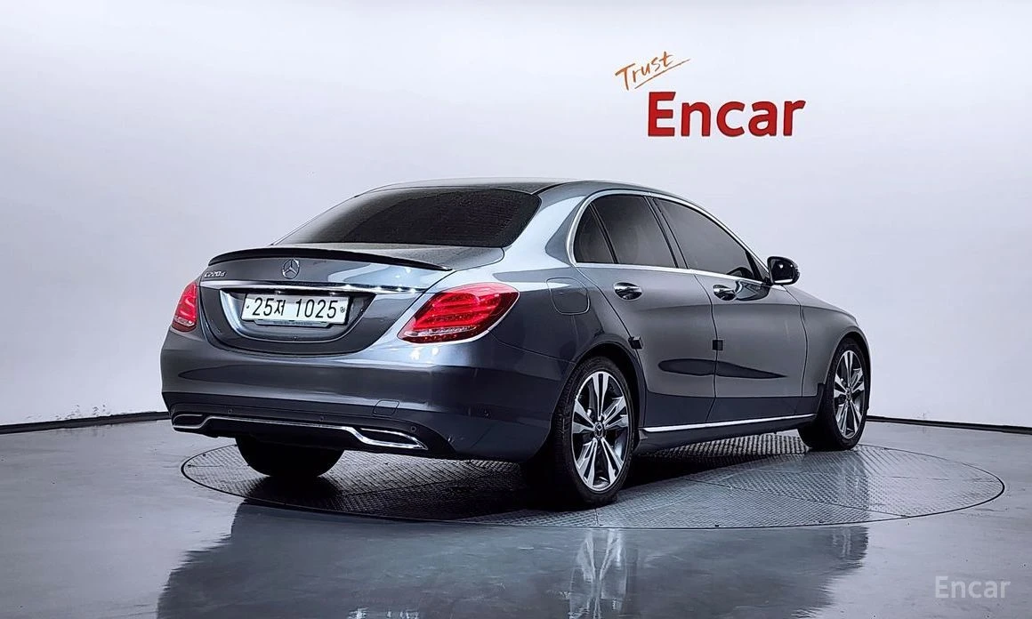 Mercedes-Benz C 220, снимка 2 - Автомобили и джипове - 54667427