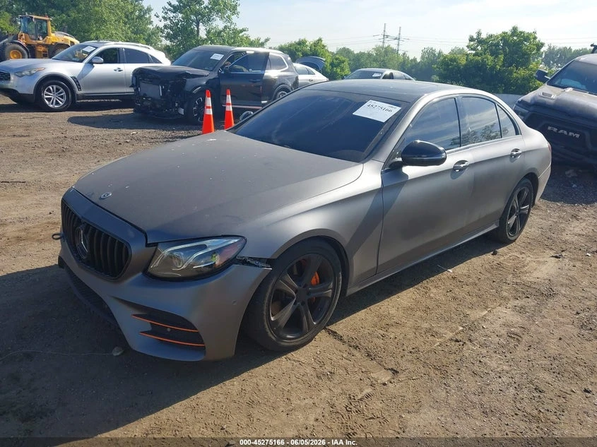 Mercedes-Benz E 300 2.0l 4Matic, снимка 2 - Автомобили и джипове - 54859900