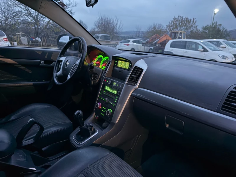 Chevrolet Captiva 2.4 7МЕСТА ГАЗОВ ИНЖ , снимка 8 - Автомобили и джипове - 52530039