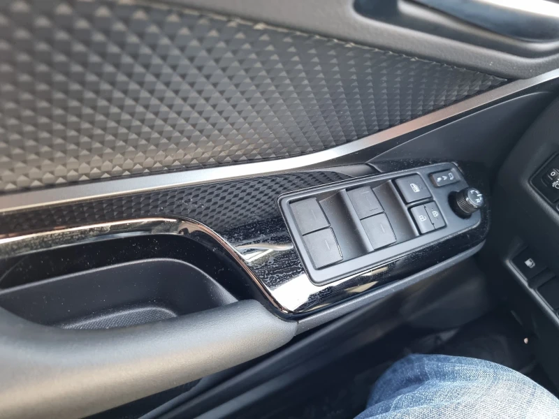 Toyota C-HR, снимка 4 - Автомобили и джипове - 53253089