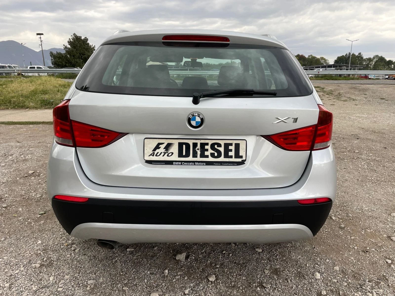 BMW X1 2.0TDI-S-DRIVE-ITALIA - изображение 9