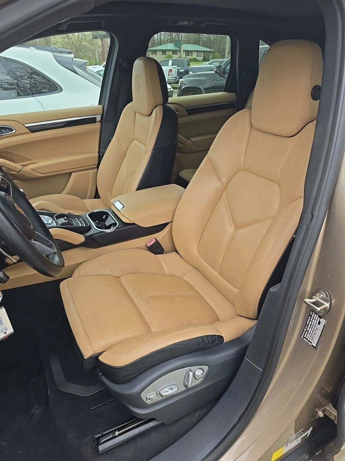 Porsche Cayenne  - изображение 7