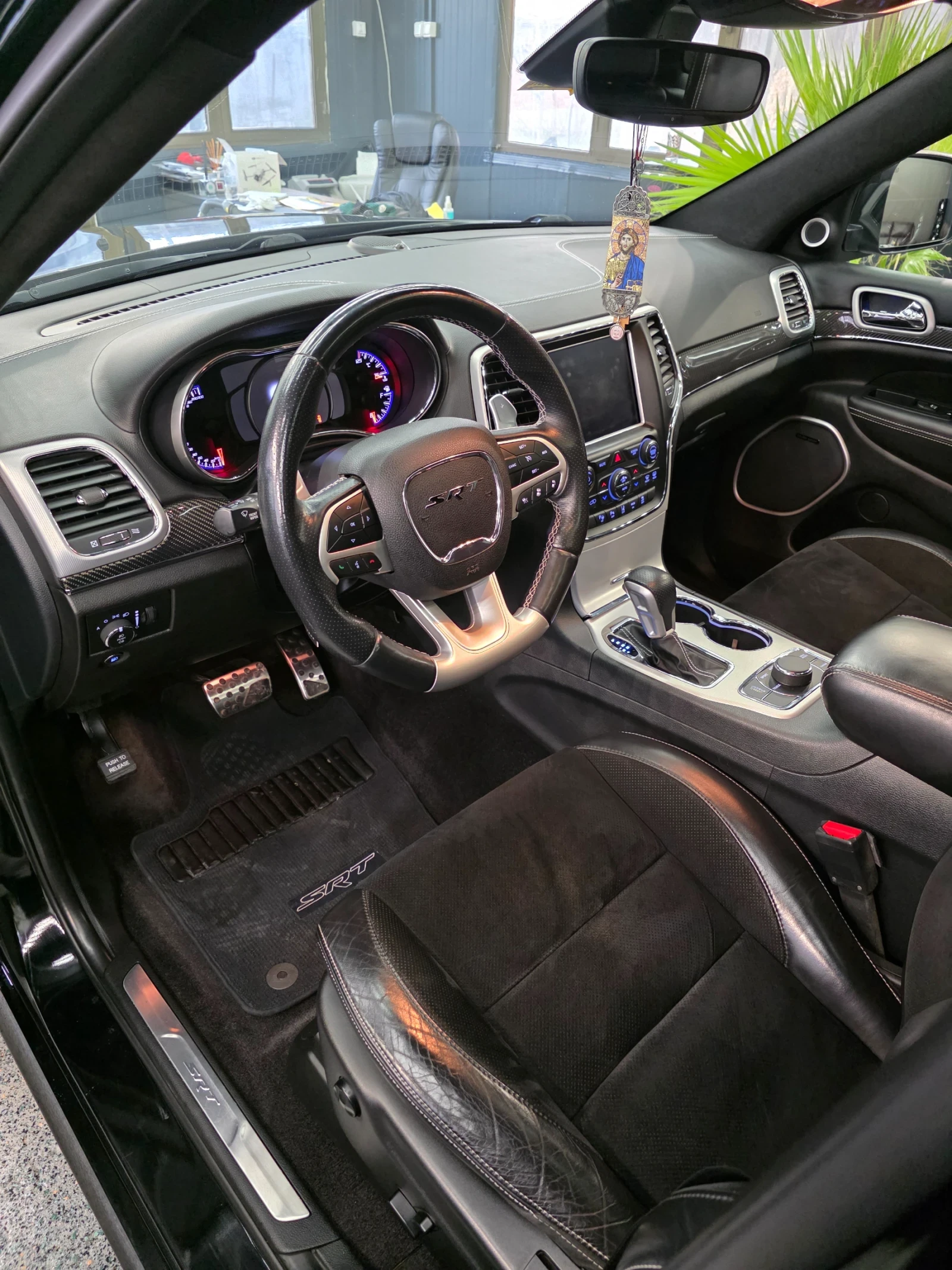 Jeep Grand cherokee SRT, 8 speed, Facelift, снимка 12 - Автомобили и джипове - 53579917