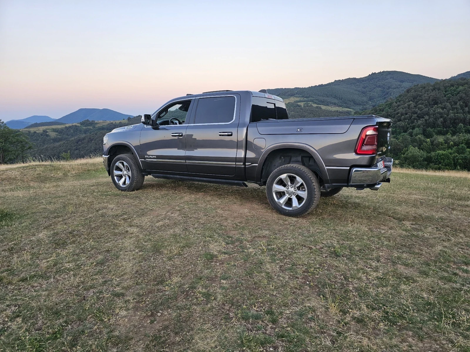 Dodge RAM 1500, снимка 9 - Автомобили и джипове - 53906791