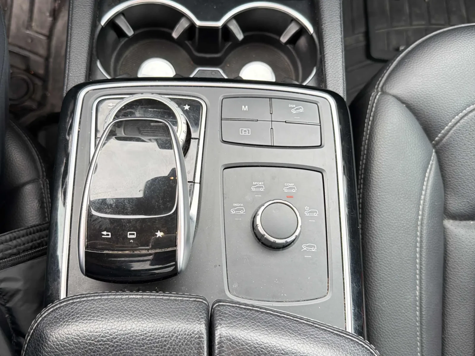 Mercedes-Benz GLE 350 AMG* PACK* HARMON* KARDON* ПОДГРЕВ* КАМЕРА* КЕЙЛЕС, снимка 10 - Автомобили и джипове - 53996601