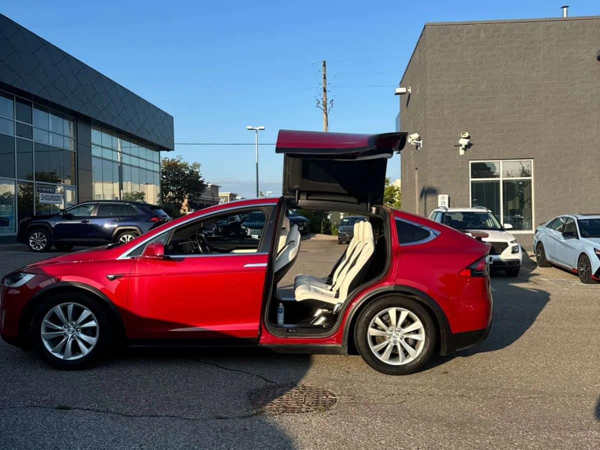 Tesla Model X * AWD * CARFAX * БЕЗ ПЪРВОНАЧАЛНА ВНОСКА, снимка 10 - Автомобили и джипове - 55164507