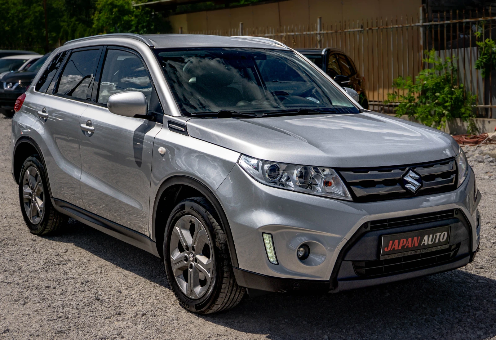 Suzuki Vitara 1.6 бензин ТОП! 2017 година! С ГАРАНЦИЯ! , снимка 3 - Автомобили и джипове - 55221869