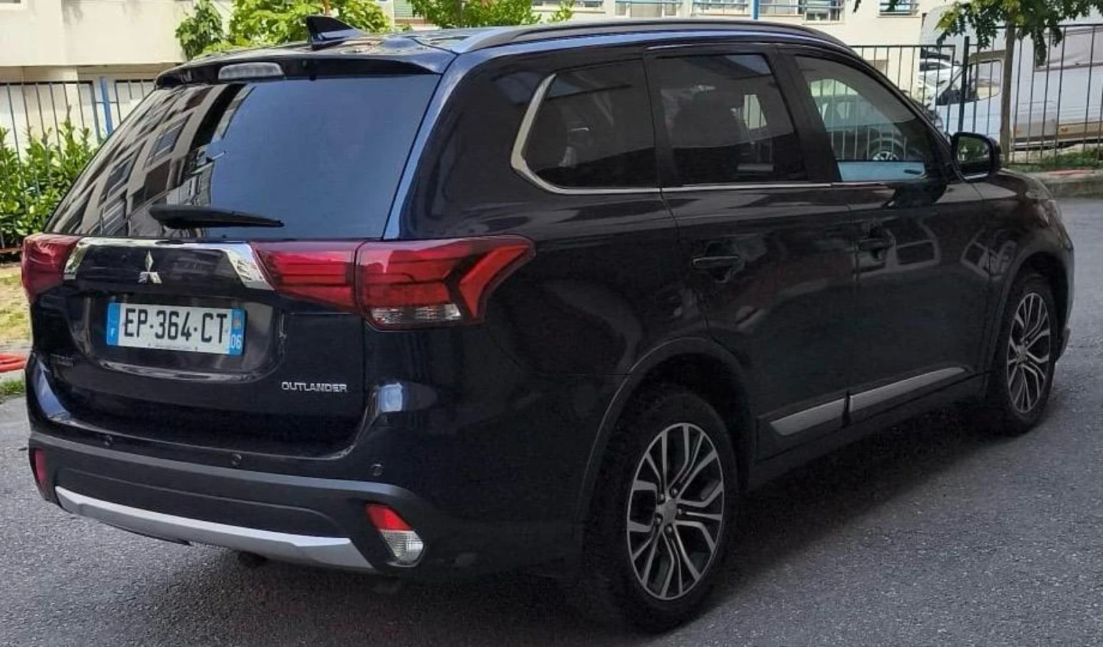 Mitsubishi Outlander 2.2   DID, снимка 4 - Автомобили и джипове - 55398391