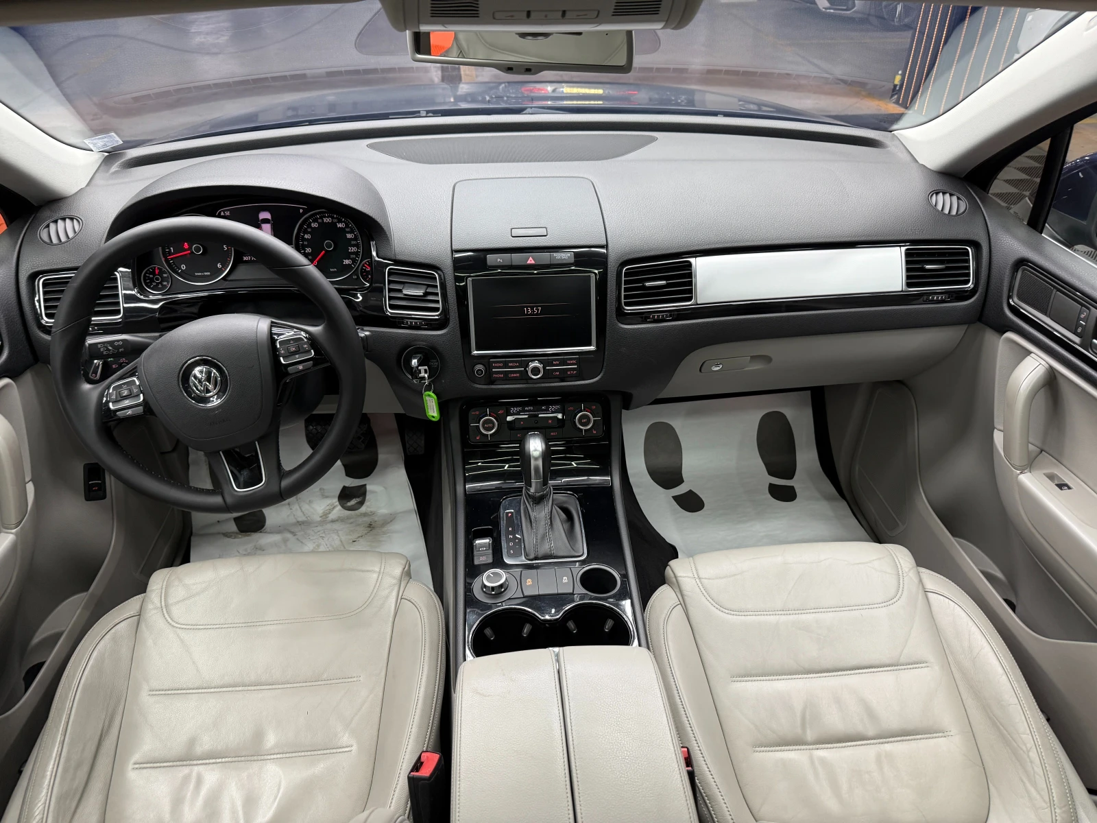 VW Touareg 3.0d 239 к.с., снимка 11 - Автомобили и джипове - 55726553