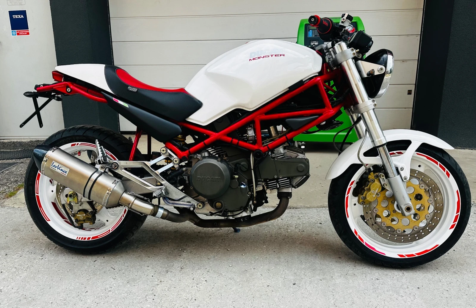 Ducati Monster 600e