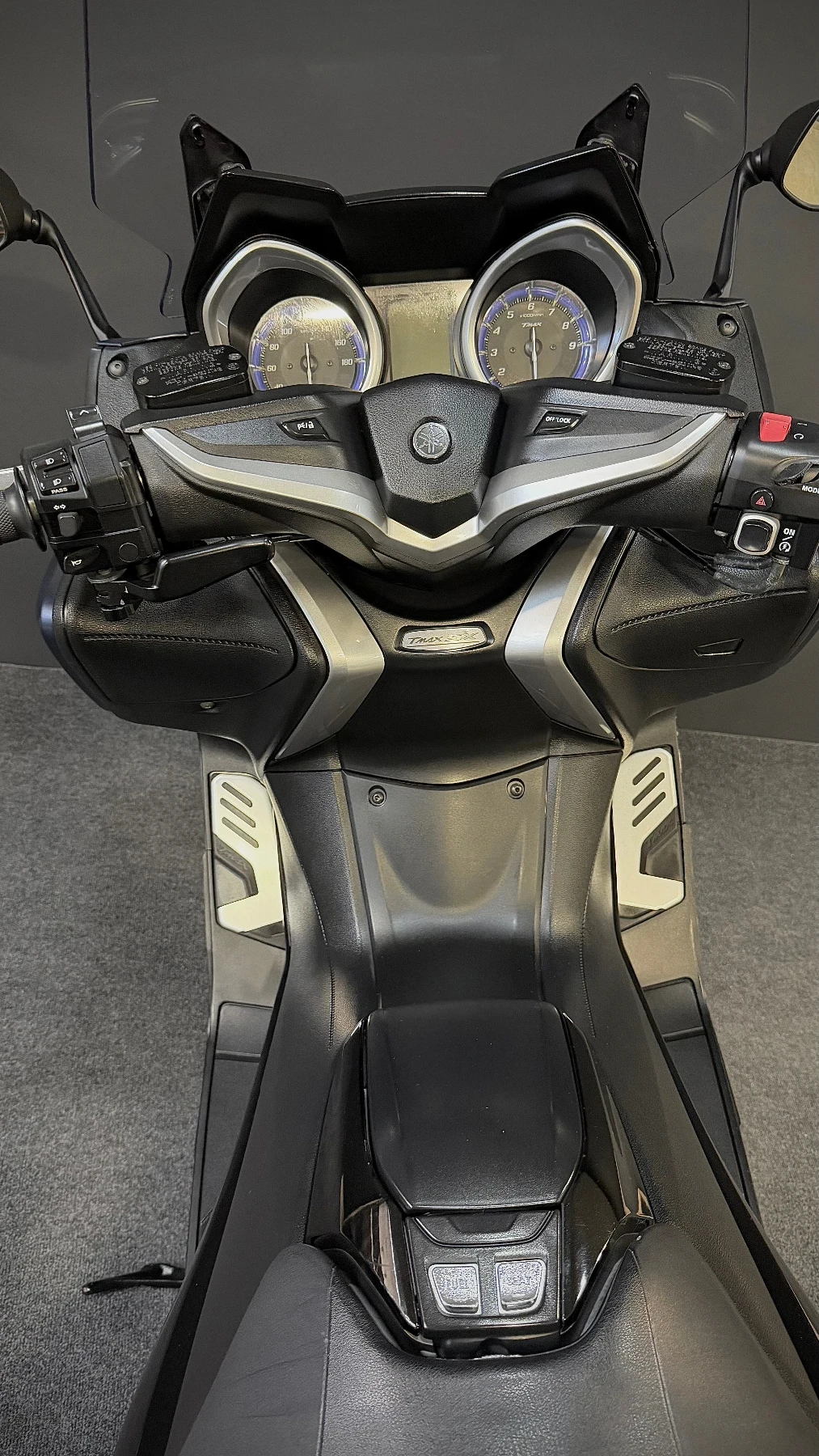 Yamaha T-max 530 SX | Keyless | TCS | LED | 23, 000км ЛИЗИНГ, снимка 14 - Мотоциклети и мототехника - 55414047