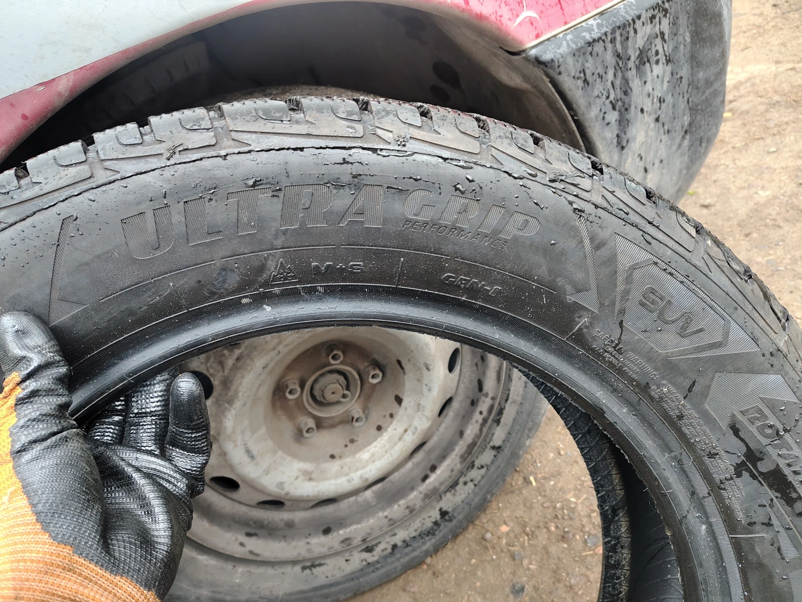 Гуми Зимни 225/60R18, снимка 6 - Гуми и джанти - 55841199