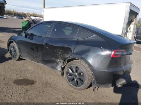 Tesla Model Y Long Range Dual Motor All-Wheel Drive, снимка 3