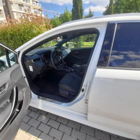 Toyota Corolla - 20777 € / 40636.28 лв. - 10660627 7