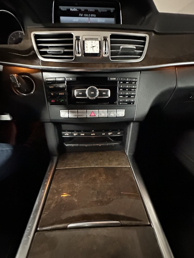 Mercedes-Benz E 200 Bluetec* Avantgarde* LED, снимка 11 - Автомобили и джипове - 46100168