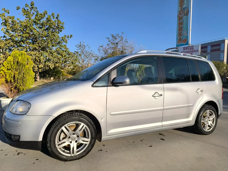 VW Touran, снимка 4 - Автомобили и джипове - 49089061