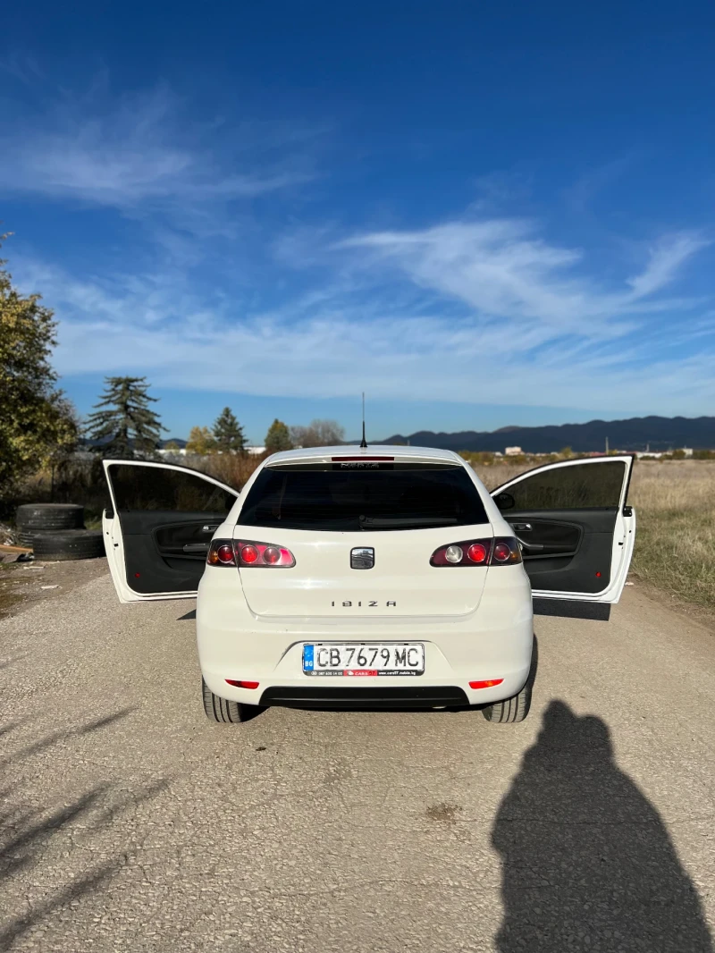 Seat Ibiza, снимка 2 - Автомобили и джипове - 52577265
