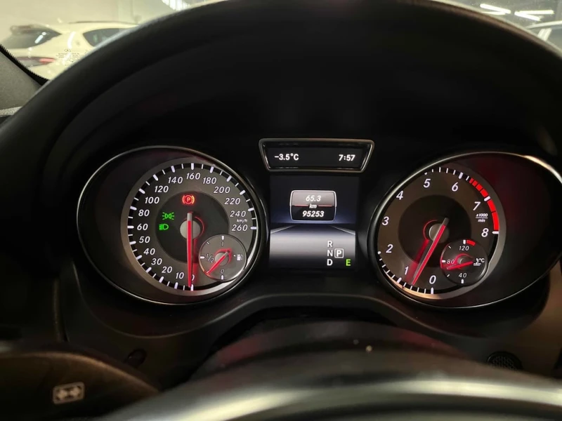 Mercedes-Benz CLA 250 * CARFAX * БЕЗ ПЪРВОНАЧАЛНА ВНОСКА, снимка 8 - Автомобили и джипове - 52776184