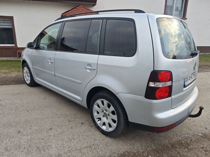 VW Touran 1.9 , снимка 4 - Автомобили и джипове - 52924915