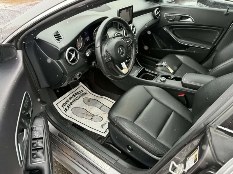 Mercedes-Benz CLA 250 4MATIC | AMG LINE| , снимка 15 - Автомобили и джипове - 53355761