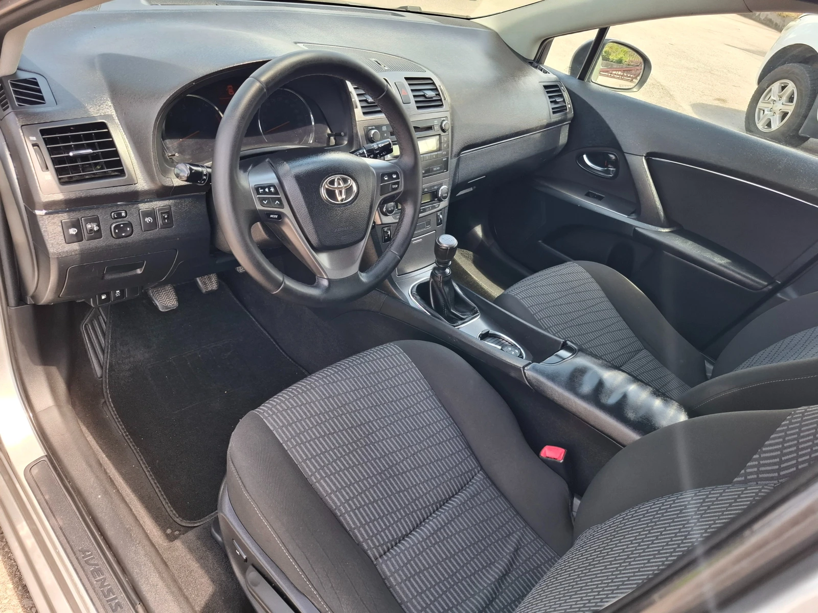 Toyota Avensis 2.0 D4D  - изображение 5