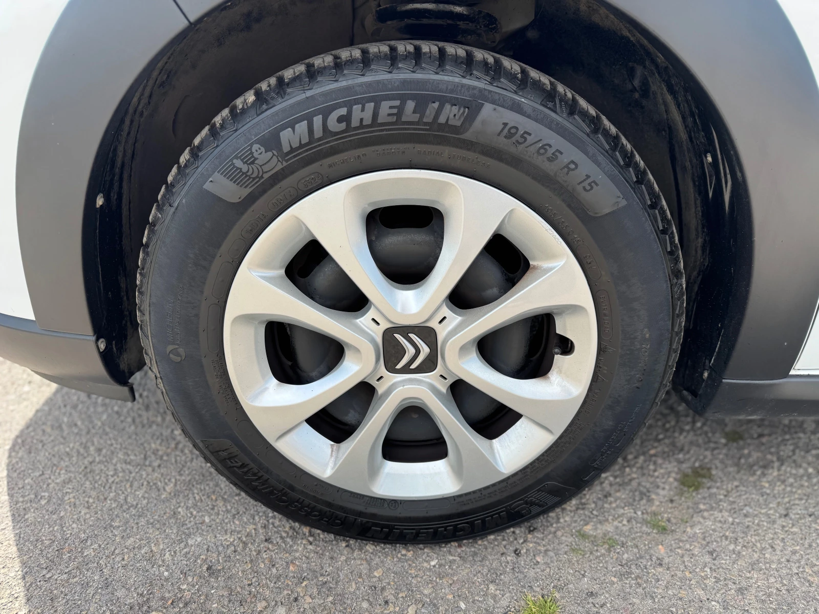 Citroen C3 1.2i-82-2018-NAVI-118000км - изображение 9