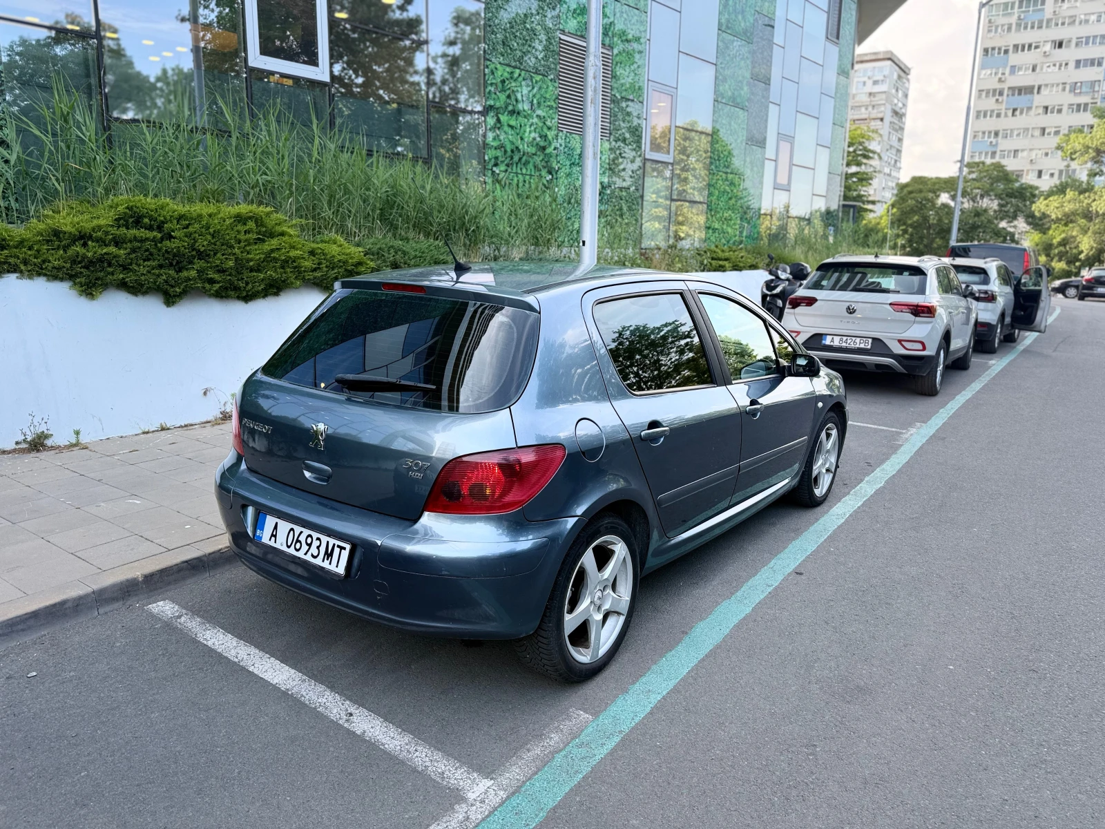 Peugeot 307 1.6 HDI ОБСЛУЖЕНА! КЛИМАТРОНИК! - изображение 2