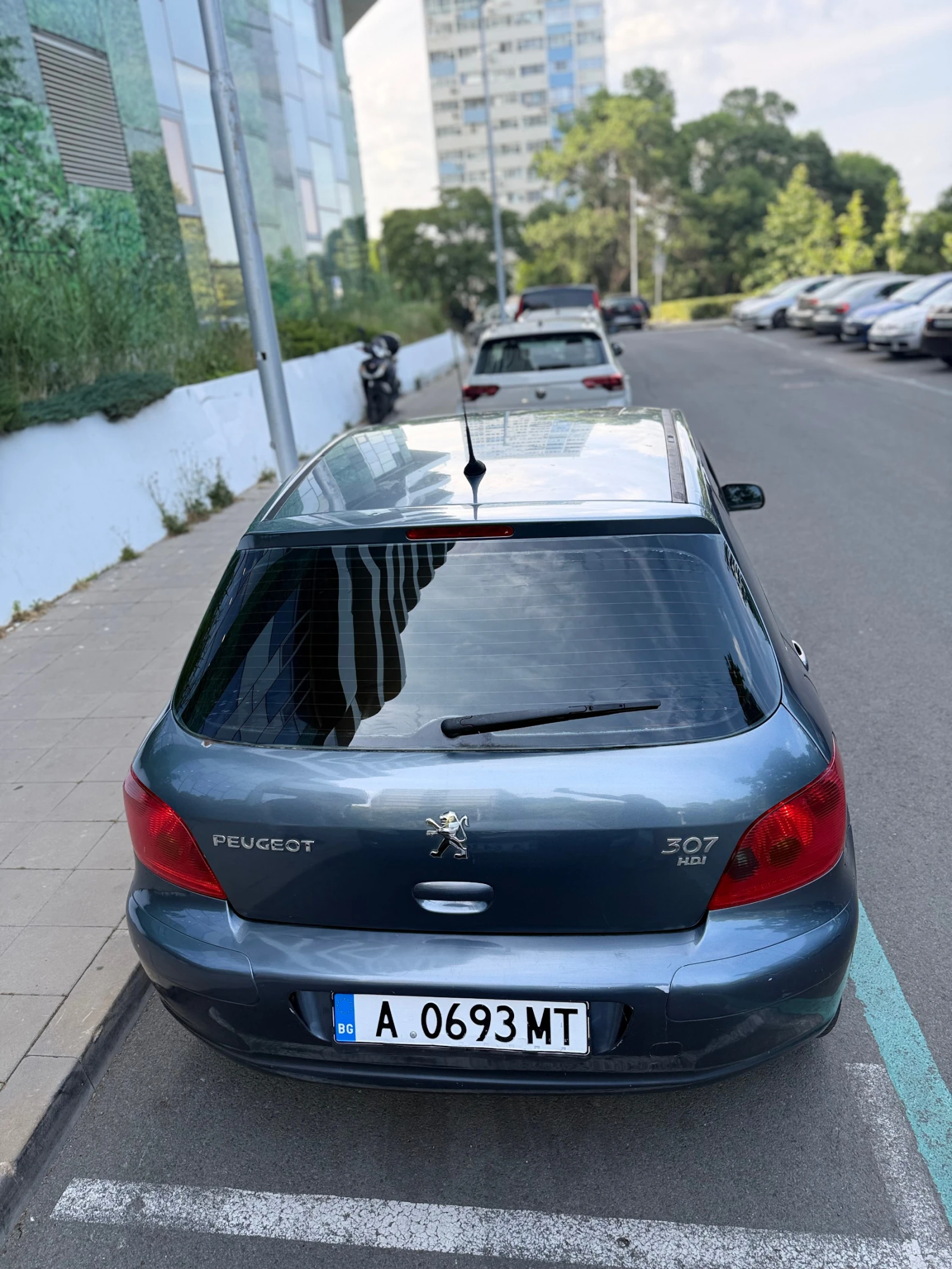 Peugeot 307 1.6 HDI ОБСЛУЖЕНА! КЛИМАТРОНИК! - изображение 3