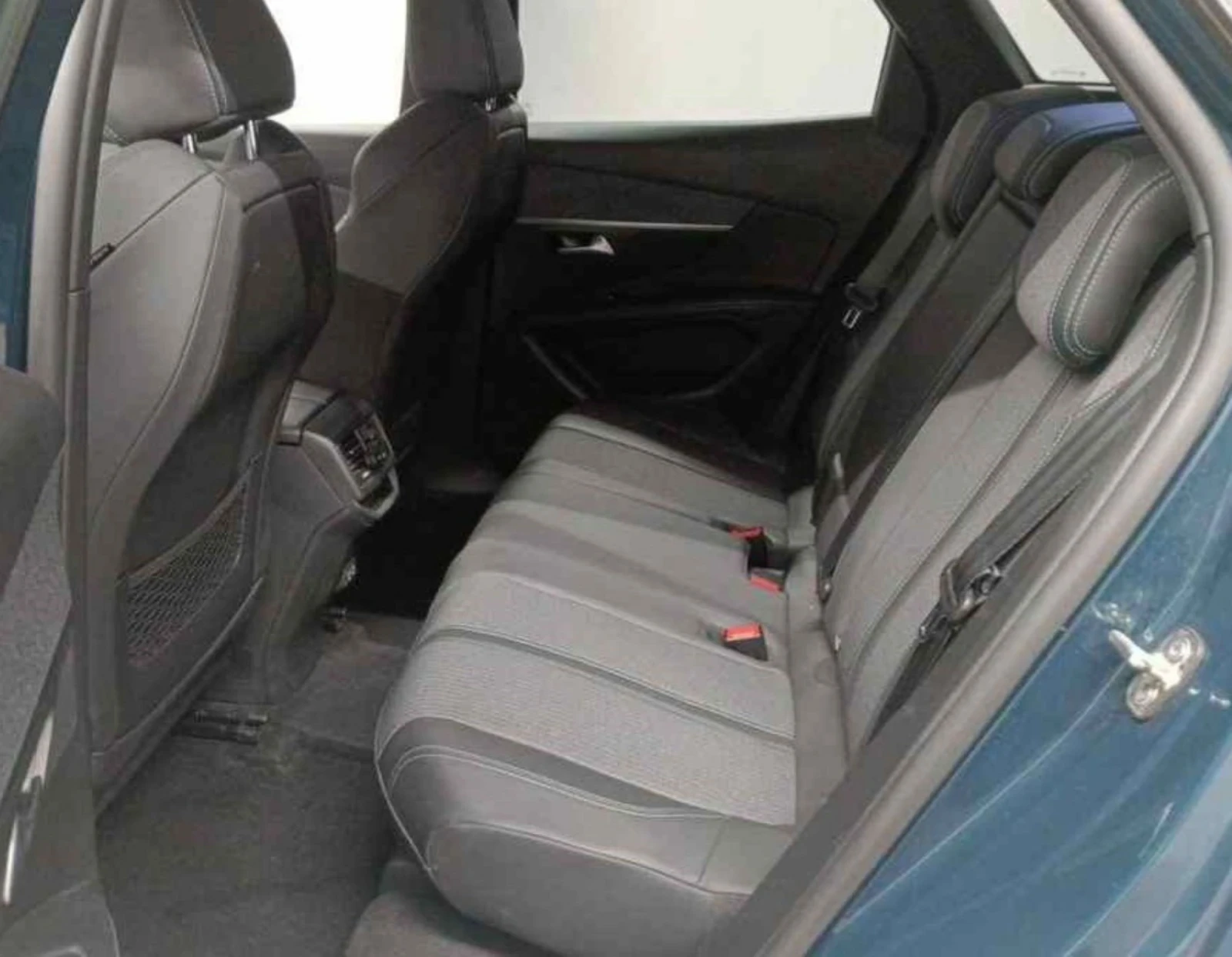 Peugeot 3008 1, 5 BlueHDI 130 ALLURE.KAMERA.LED.NAVI - изображение 6