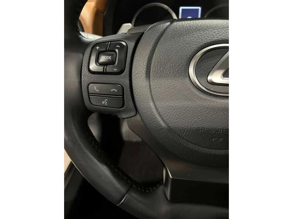 Lexus IS 300 * ULTRA LUXURY * Фиксирана цена до България * , снимка 16 - Автомобили и джипове - 53802375