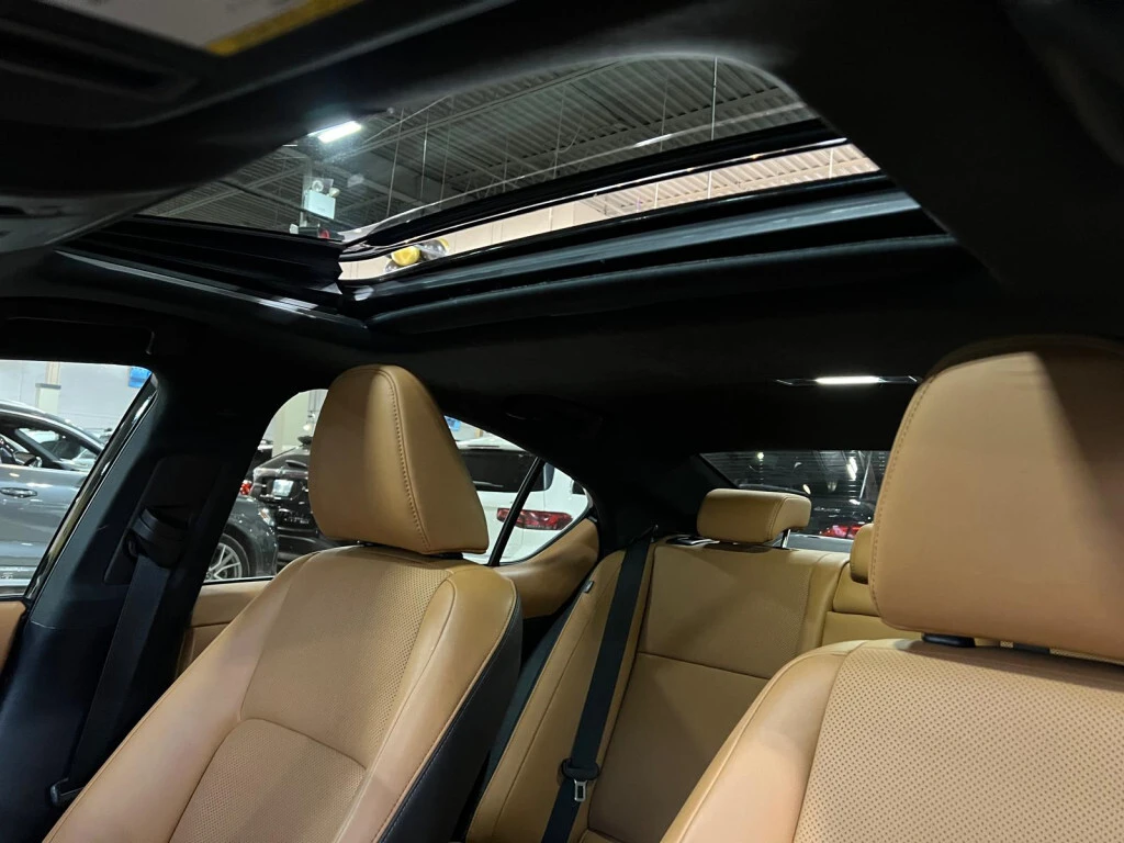 Lexus IS 300 * ULTRA LUXURY * Фиксирана цена до България * , снимка 13 - Автомобили и джипове - 53802375