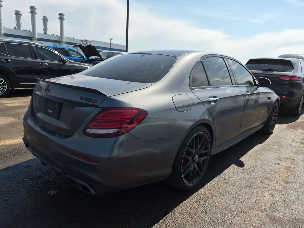 Mercedes-Benz E 63 AMG S| BURMESTER| ОБДУХВАНЕ| PANO| 360| 2 КЛЮЧА , снимка 3 - Автомобили и джипове - 54171524