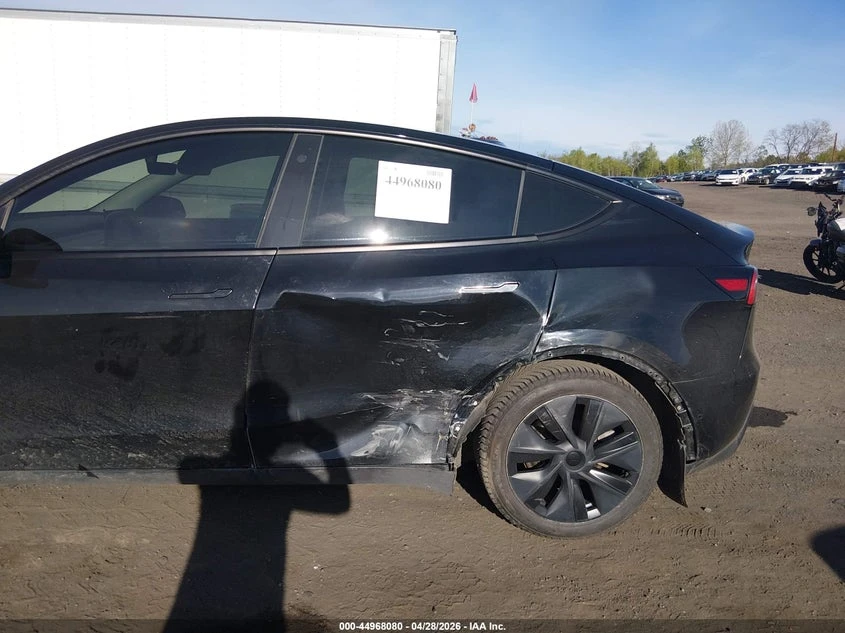 Tesla Model Y Long Range Dual Motor All-Wheel Drive, снимка 6 - Автомобили и джипове - 54688058
