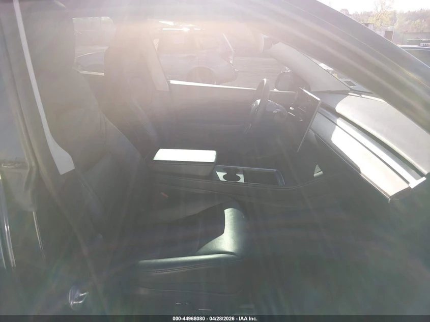 Tesla Model Y Long Range Dual Motor All-Wheel Drive, снимка 5 - Автомобили и джипове - 54688058