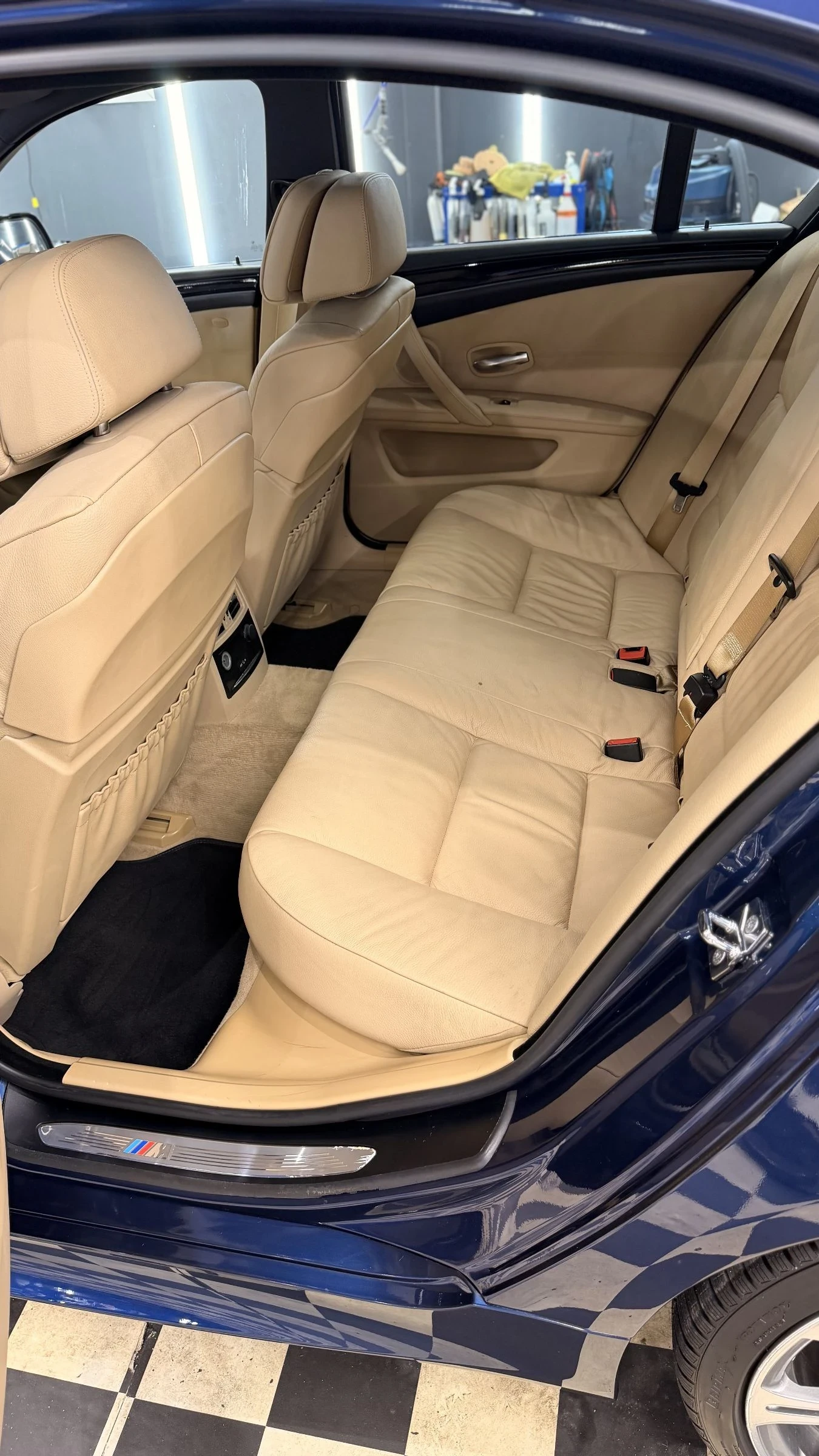 BMW 530 M-pack/Logic 7, снимка 10 - Автомобили и джипове - 54810331