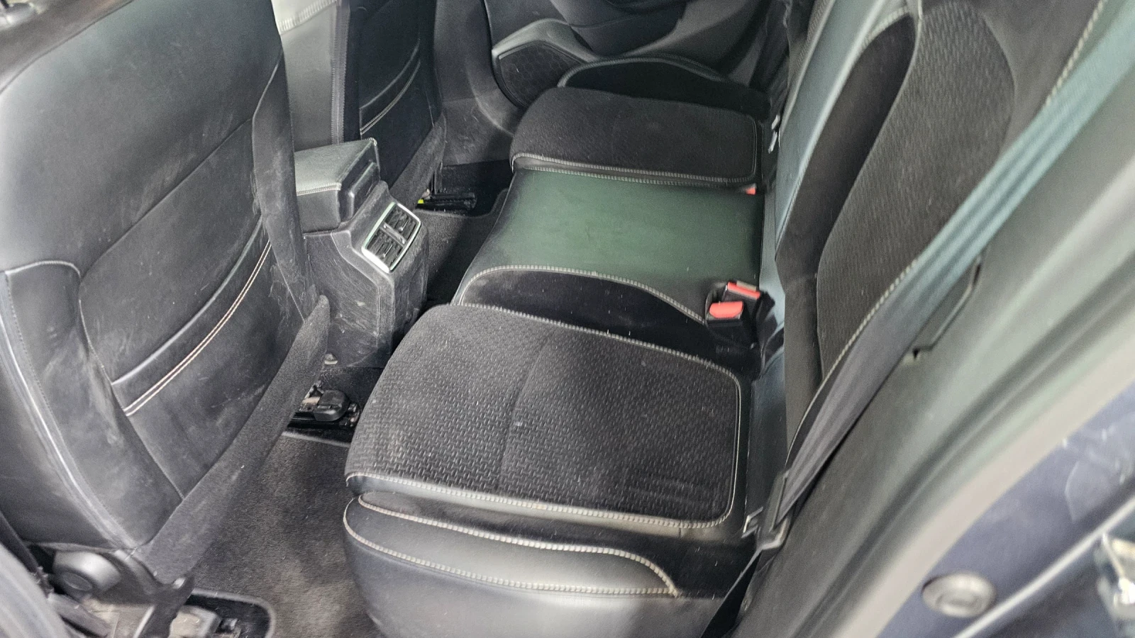 Renault Megane 1.5 DCI   NAVI, снимка 8 - Автомобили и джипове - 55330322
