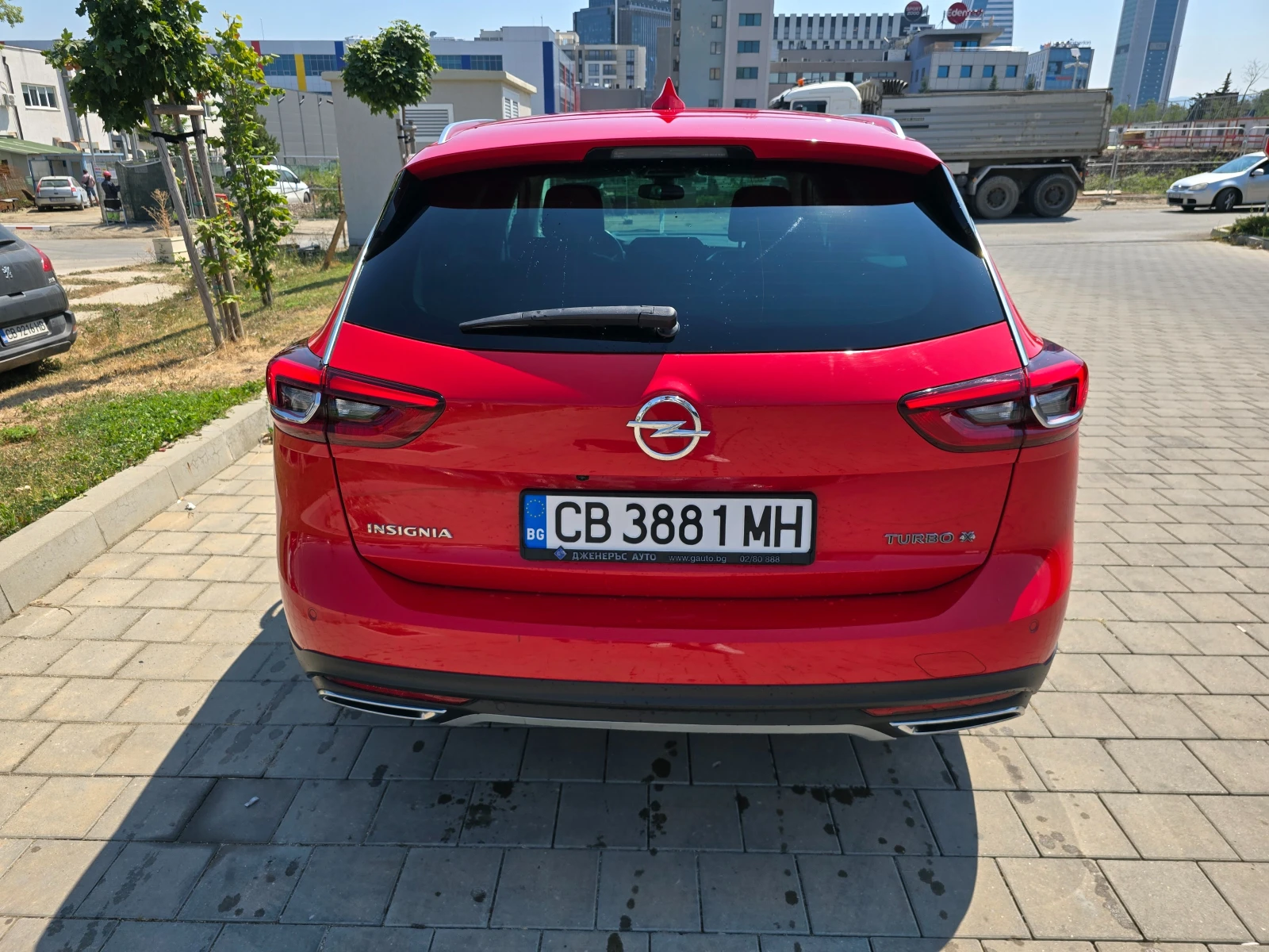 Opel Insignia Sport Tourer, снимка 13 - Автомобили и джипове - 55750643