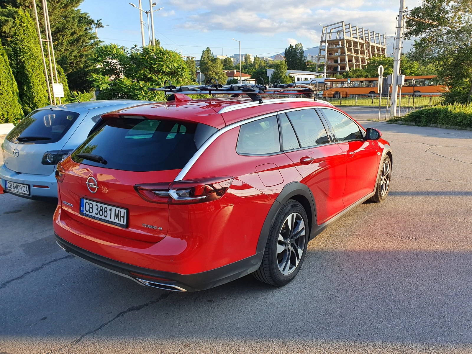 Opel Insignia Sport Tourer, снимка 2 - Автомобили и джипове - 55750643