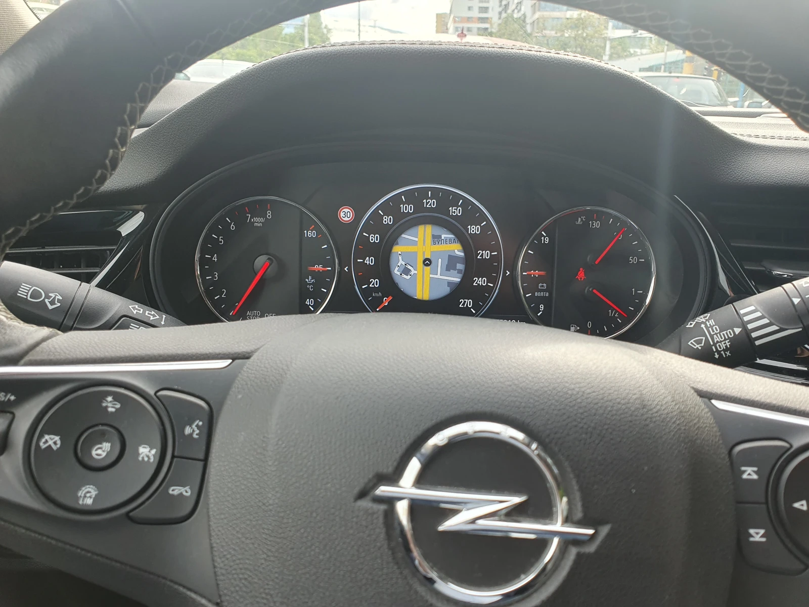 Opel Insignia Sport Tourer, снимка 10 - Автомобили и джипове - 55750643