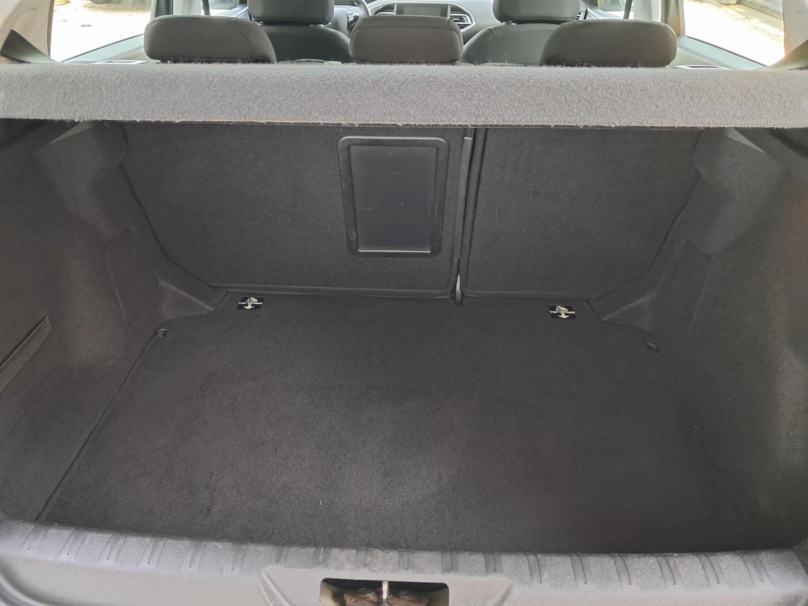 Peugeot 308 1.6 HDI-147000 км., снимка 13 - Автомобили и джипове - 56043656